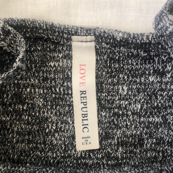 Cropped Ribbed Tank - Picture 3 of 3